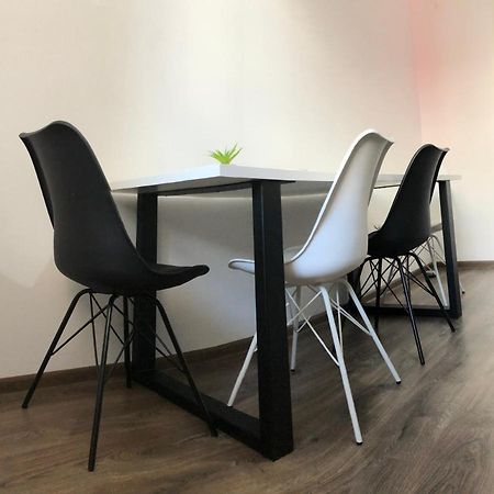 Max Apartament Apartman Brassó Kültér fotó